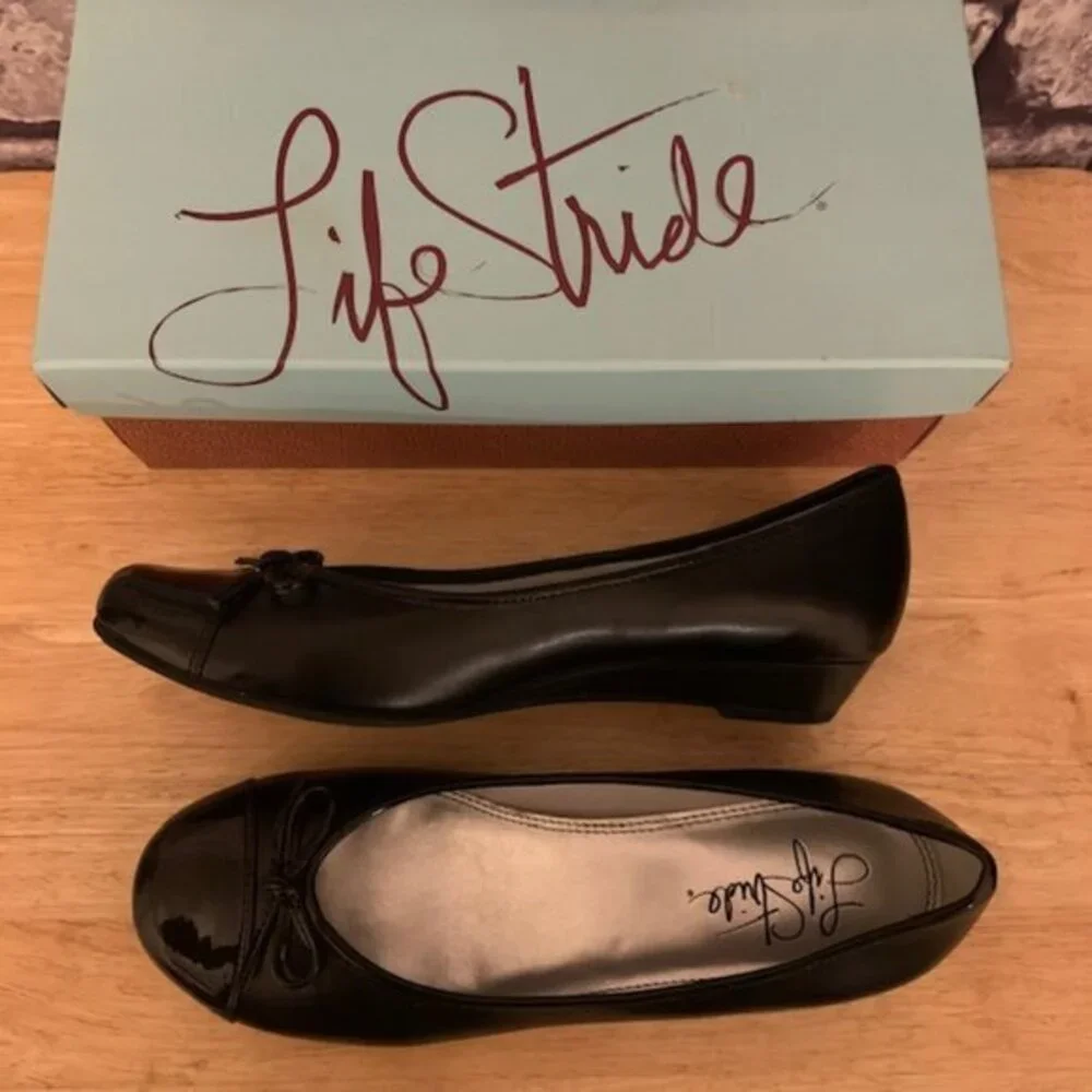 Life Stride Black Slip On Shoes Size 8.5